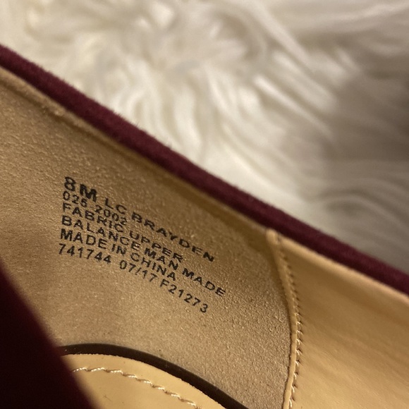 Liz Claiborne very unique women shoes suede and heel 2” size 8M - Picture 4 of 12